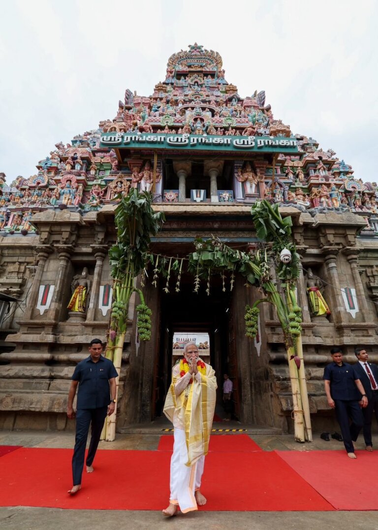 PM Modi | offers prayers | Sri Ranganathaswamy Temple | elephant named 'Andal' | shreshth bharat |