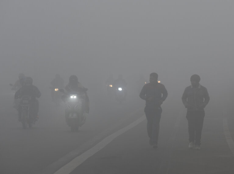 Delhi-NCR | Dense fog | national capital | cold weather | visibility badly affected | India Meteorological Department | shreshth bharat |