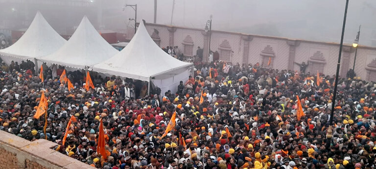 Devotees | Ram Mandir | Ayodhya | Pran Pratishtha ceremony | shreshth bharat |