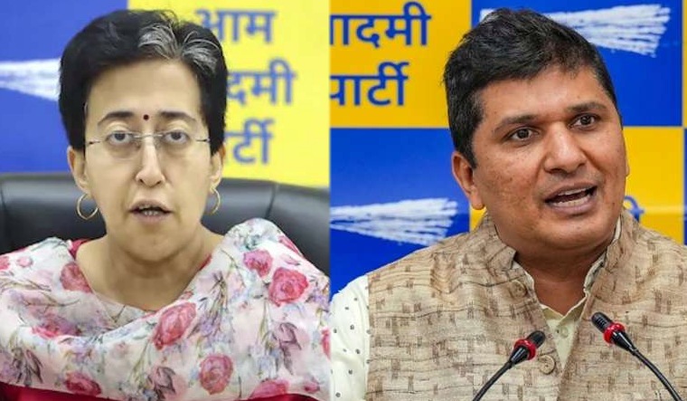 Atishi and Saurabh Bhardwaj detain