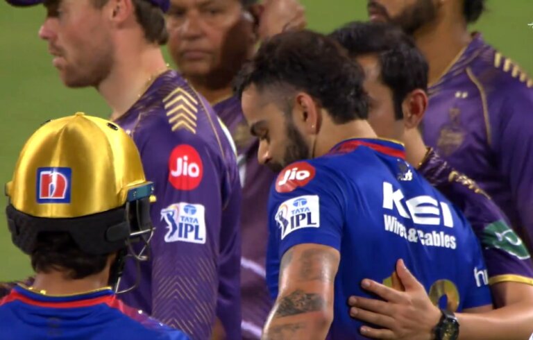 Virat Kohli and Gautam Gambhir hug