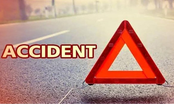 Chhattisghar road accident pickup overturned in kawardha district