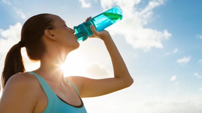 Benefits of water intake in summer know importance here in detail