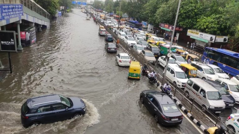 Delhi Rain Waterlogging in many areas traffic affected NCR wather update imd