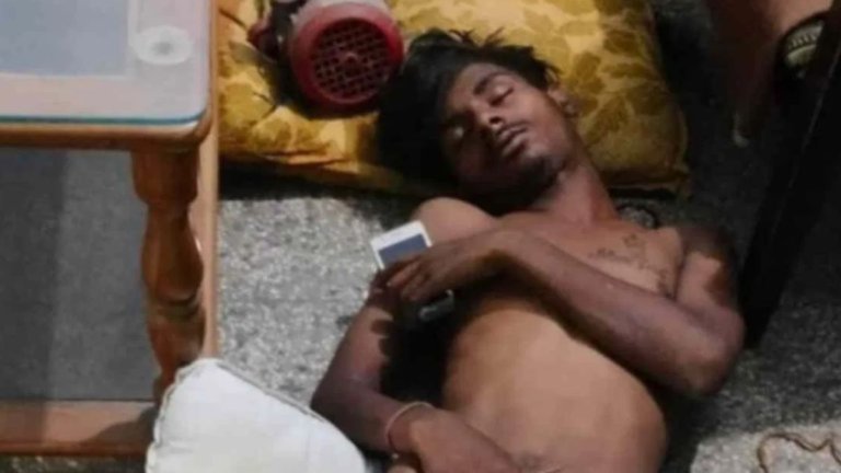 Thief falls asleep during robbery in Lucknow police wake him up in the morning