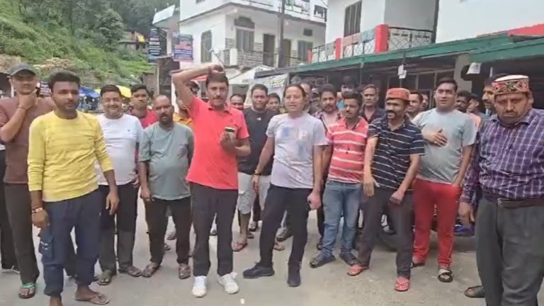 delhi-kedarnath-temple-kedarghati-hotel-association-protest-regarding-construction-of-kedarnath-temple