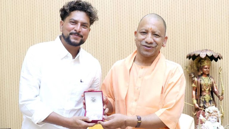 Kuldeep Yadav Met CM Yogi, Kuldeep Yadav,| CM Yogi, sports| shreshth bharat