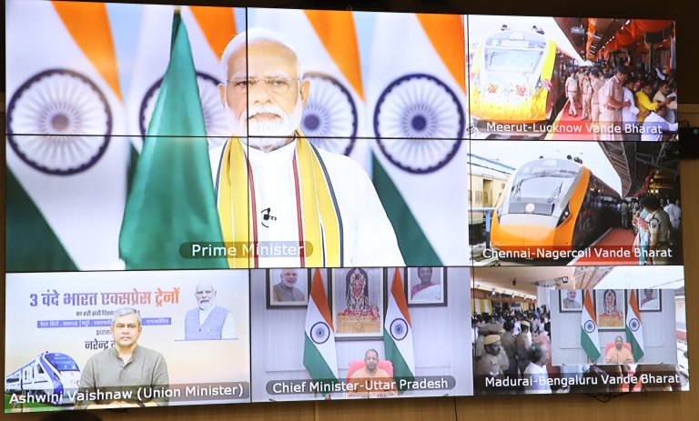 PM Modi Flag Vande Bharat Train