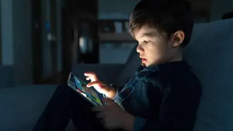 Too Much Screen Time Affects Kids Eyes