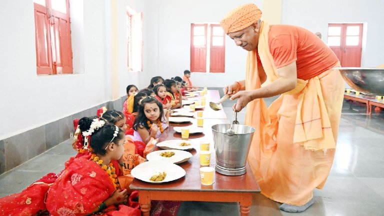 CM Yogi Worshiped On Navami