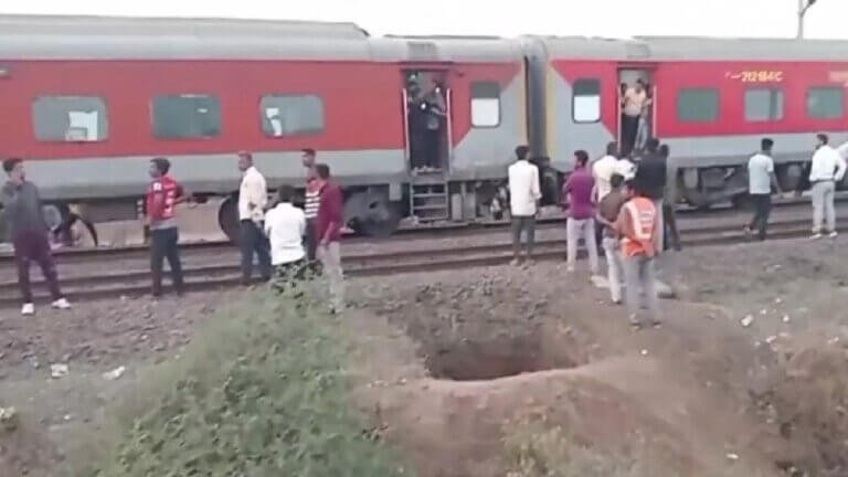 Jalgaon Train Accident