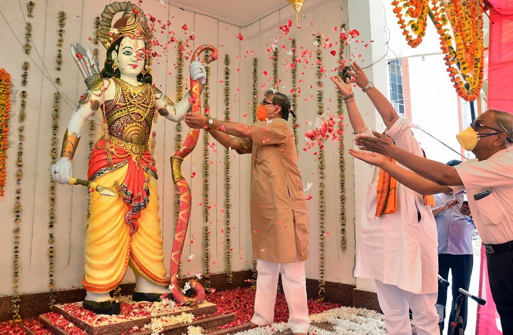 Uttar Pradesh, Aug 05 (ANI): Devotees showering flower petals on Lord Ram idol on the Foundation Laying Ceremony of Ram Mandir at Ayodhya, in Lucknow on Wednesday (ANI Photo)