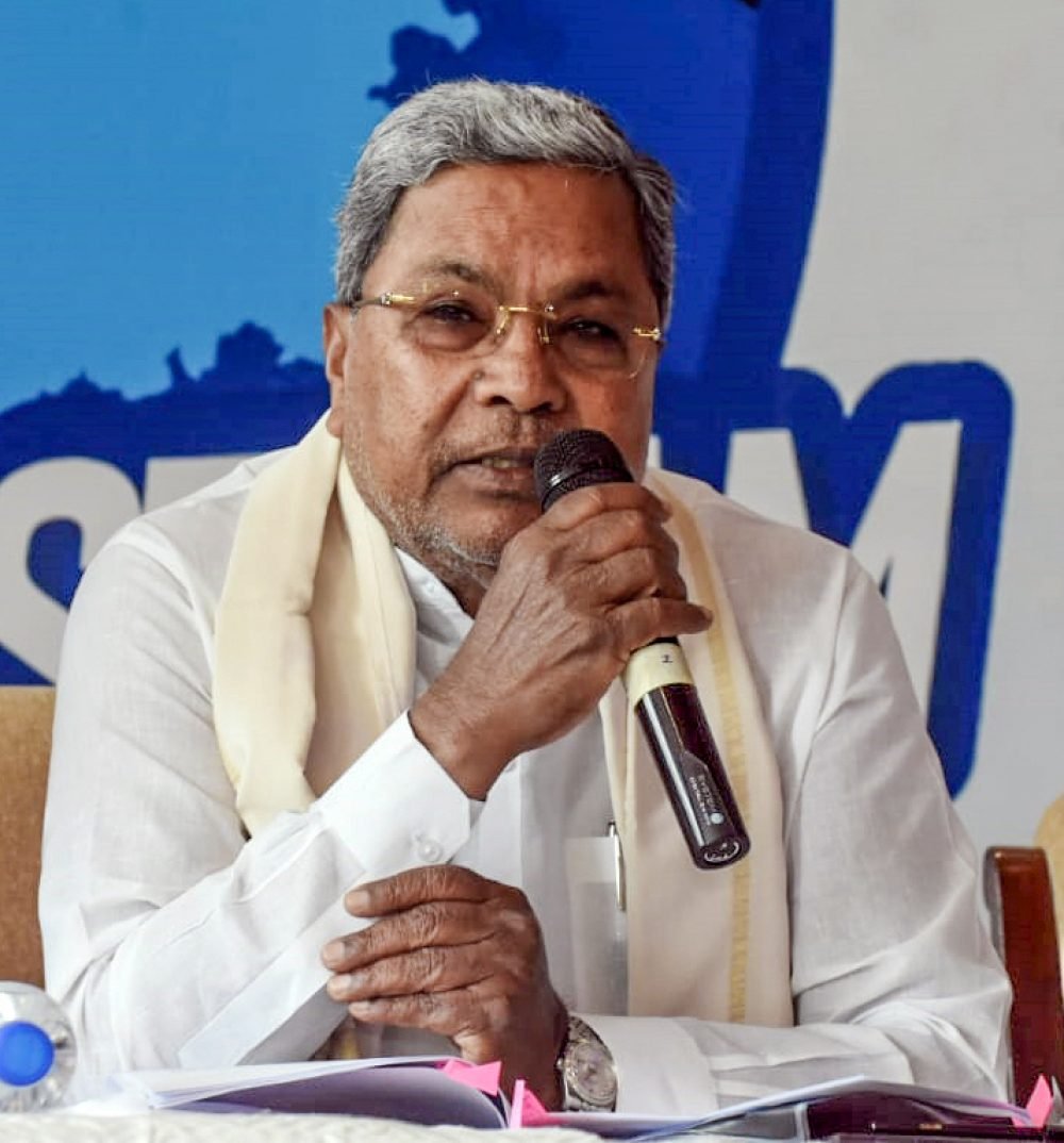 Hyderabad, Nov 26 (ANI): Karnataka CM Siddaramaiah addresses the media during a press conference, in Hyderabad on Sunday. (ANI Photo)