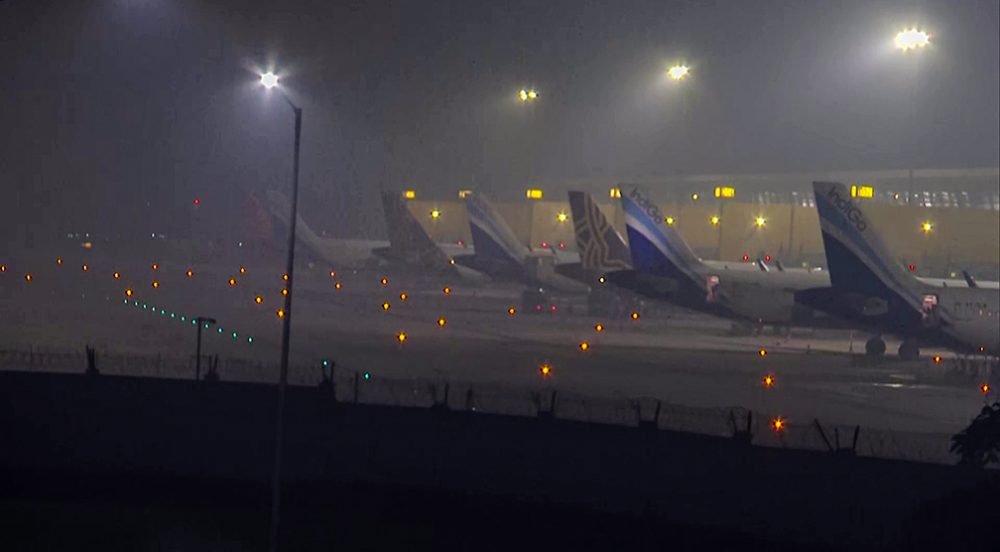 24 trains | several flights delayed | due to dense fog | delhi | delhi airpot | shreshth bharat |