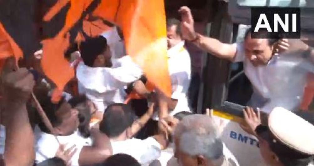 BJP, JDS start padyatra from Keragodu village Karnataka | Mandya flag hoisting controversy | Keragodu village | Bharatiya Janata Party | Janata Dal-Secular | padyatra | protest rally | National Democratic Alliance | shreshth bharat |