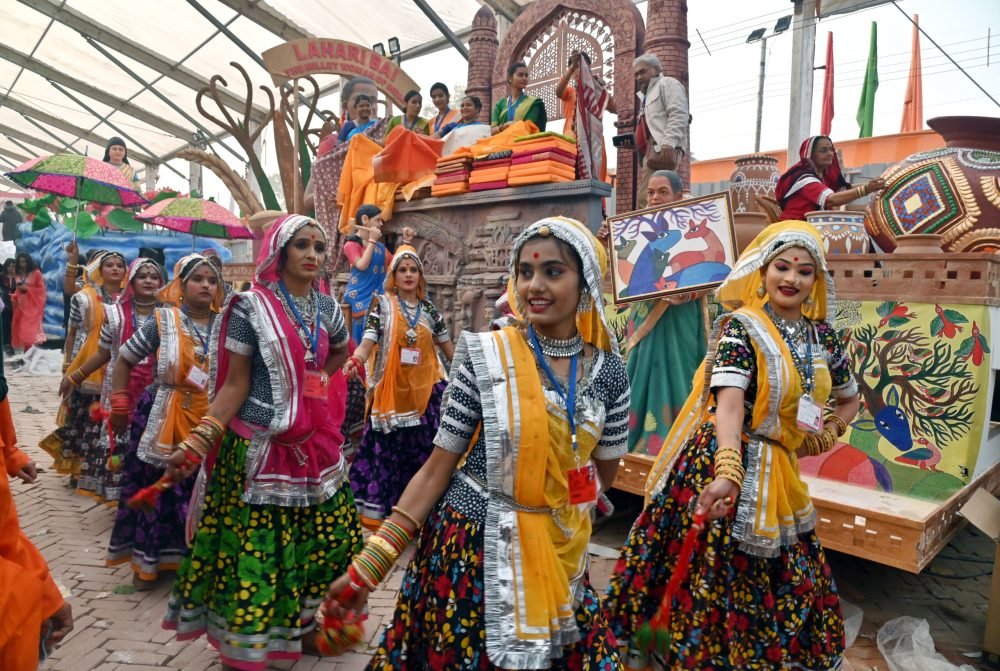 New Delhi, Jan 22 (ANI): Artists perform during the Press preview of Tableaux, for the upcoming Republic Day Parade 2024, in New Delhi on Monday. (ANI Photo/ Sanjay Sharma)