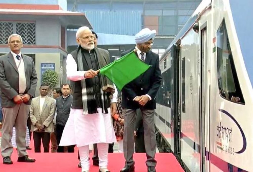 VANDE BHARAT TRAIN | PM NARENDRA MODI | GREEN FLAG | SHRESHTH BHARAT