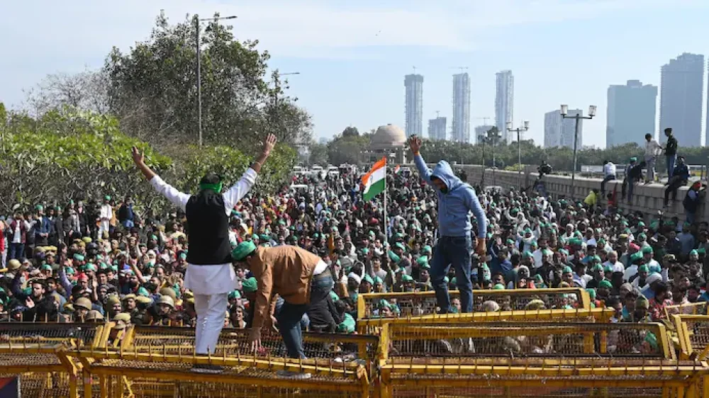 noida-farmer-protest-092135897-16x9_0