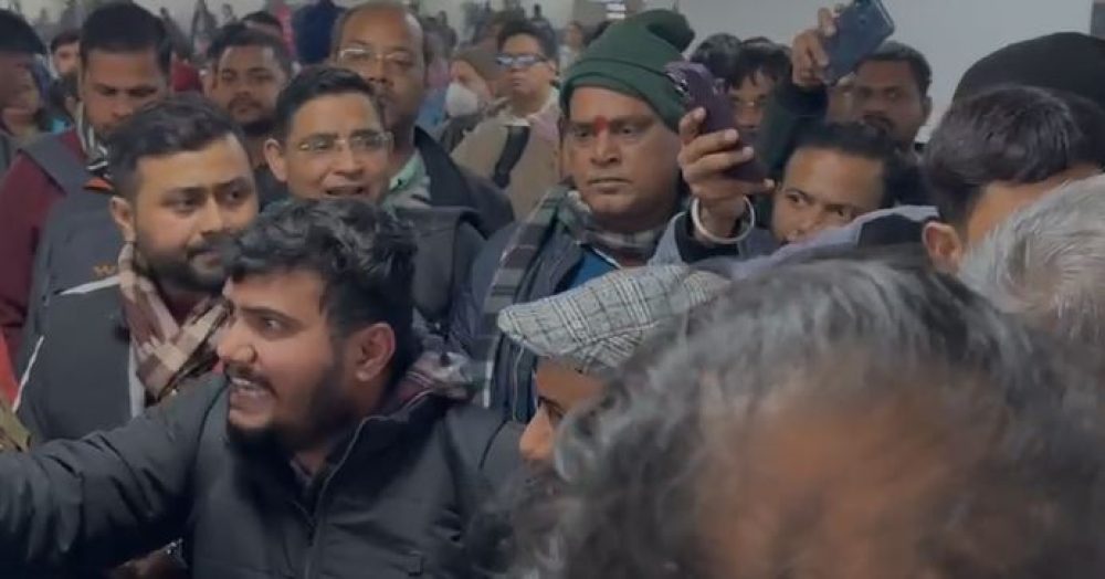 Passengers erupt in protest at IGIA Passengers erupt in protest at IGIA | SHRESHTH BHARAT